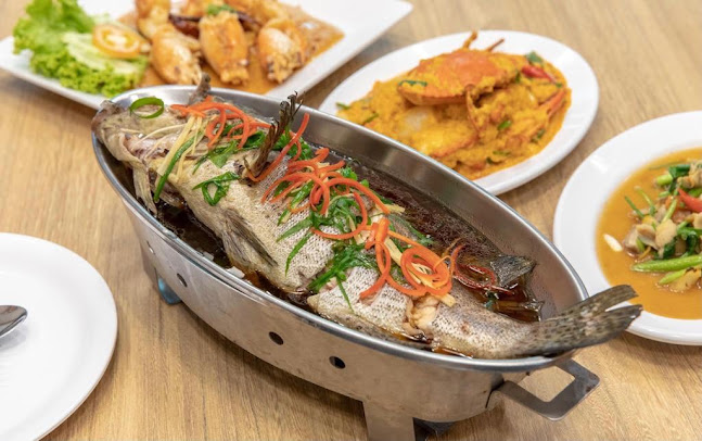 Food Market Kata - การบริการอาหารและที่พัก