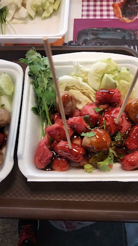 ตลาด ที่เดิม แหลมฉบัง - การบริการอาหารและที่พัก