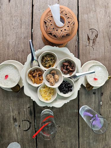 Comentarii opinii despre ร้านข้าวแช่แม่ทองเติม Kow Chae Mae Thong Term