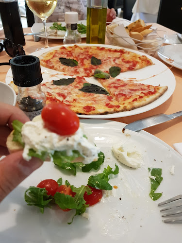 Bocconcino Phuket - การบริการอาหารและที่พัก