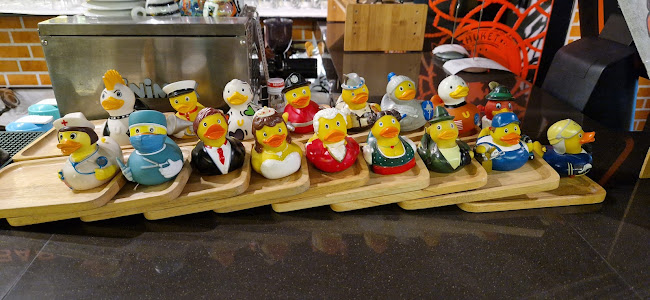 21 ถ.กะรน กะรน เมือง, ภูเก็ต 83100