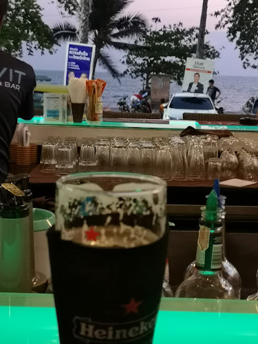 Akvavit Grill & Bar - การบริการอาหารและที่พัก