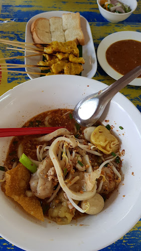 เจ๊จิ๋ม ก๋วยเตี๋ยวเส้นปลา เกี๊ยวปลา - อำเภอเมืองระยอง