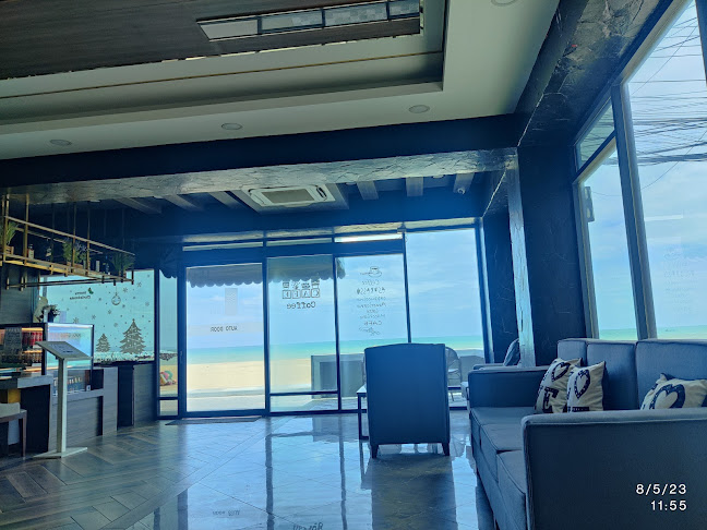 Sea Side Jomtien Beach Restaurant