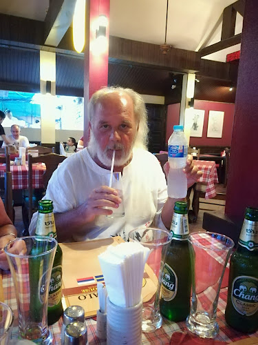 Buffalo steak house - การบริการอาหารและที่พัก