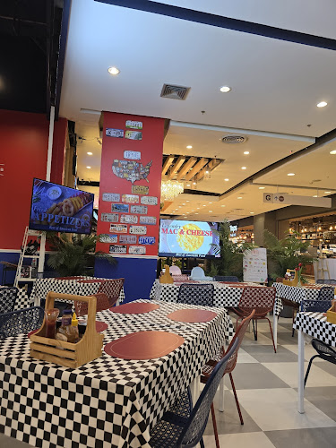 Santa Monica Diner Pattaya - อำเภอบางละมุง