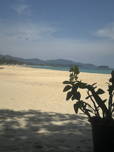 Daeng's Restaurant - การบริการอาหารและที่พัก