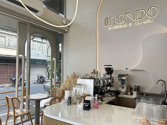 MONDO Espresso & Tea Bar - การบริการอาหารและที่พัก