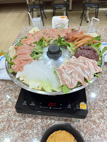 ร้านฮอยอัน อาหารเวียดนาม นครสวรรค์ - การบริการอาหารและที่พัก