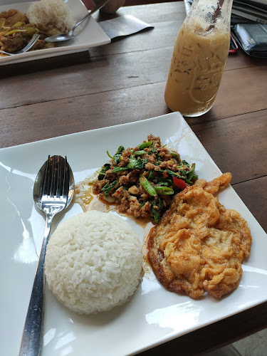 Robot's coffee - การบริการอาหารและที่พัก