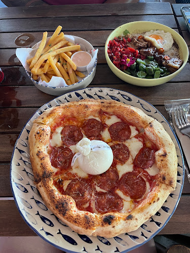 KIRI burger & bowl , kata beach - การบริการอาหารและที่พัก