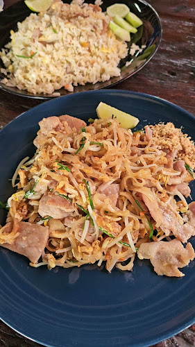 ร้านอึ้งผัดไทย