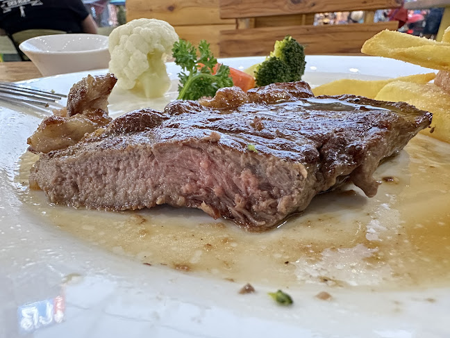 Happy Steak​ House​ - อำเภอบางละมุง