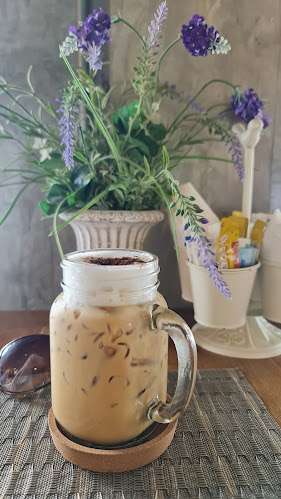 Opinii despre เรนฟอร์เรสคาเฟ่ พัทยา în อำเภอบางละมุง - การบริการอาหารและที่พัก