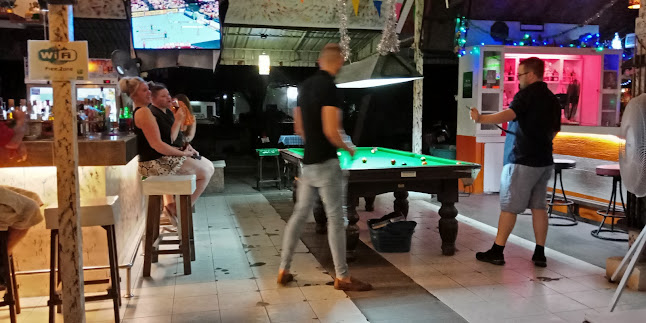 Nans' Bar - การบริการอาหารและที่พัก