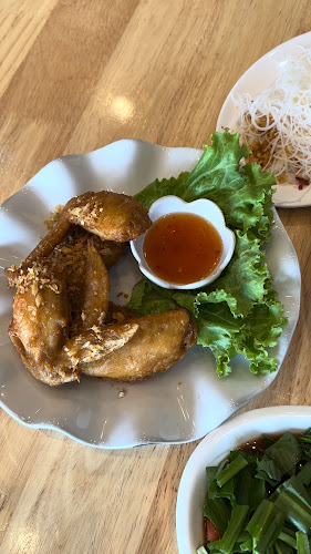 ตำเหลาข้าวเหนียว - การบริการอาหารและที่พัก