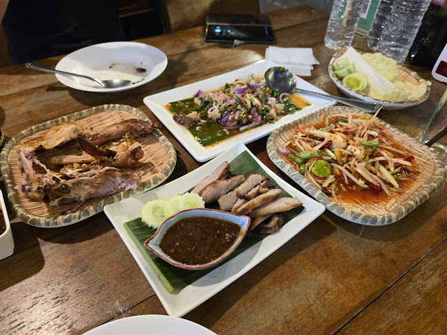 Comentarii opinii despre เสรีไก่ย่างเขาสวนกวาง