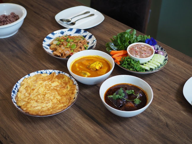 ถ. เทพกระษัตรี ตำบล ศรีสุนทร อำเภอถลาง ภูเก็ต 83110