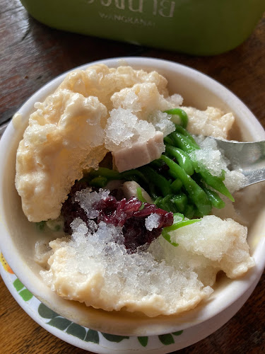 ก๋วยเตี๋ยว เรือไทย คลอง2 - การบริการอาหารและที่พัก