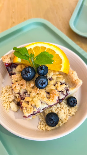 U Cup Coffeebar x Specialty Coffee (ยูคัพ คอฟฟี่บาร์ เอ็กซ์ สเปเชียลตี้คอฟฟี่) - การบริการอาหารและที่พัก