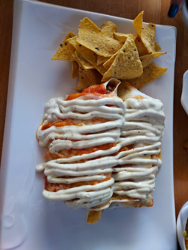 Opinii despre CHICHA Restaurant and Hotel în อำเภอบางละมุง - การบริการอาหารและที่พัก