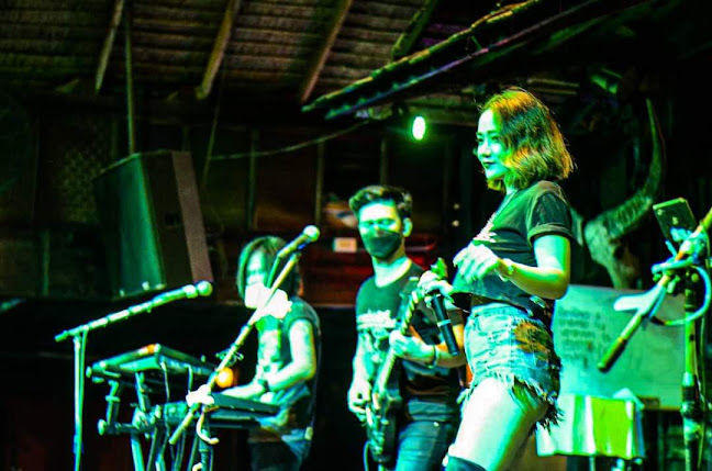 ร้านคนล่าฝันพัทยา - การบริการอาหารและที่พัก