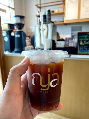 ญ่าคาเฟ่ • Coffee & Desserts • - เมือง