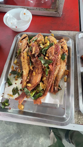 Opinii despre [บ้านทะเลน้อย ข้าวแกงปักษ์ใต้ สาขาปัั๊ม PT กม.19ถนนบางนาตราด în อำเภอบางพลี - การบริการอาหารและที่พัก