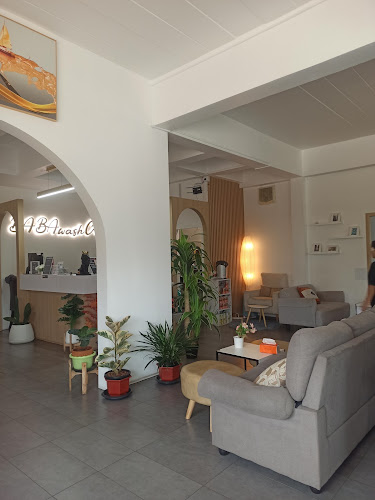 Baba cafe by. Baba wash - การบริการอาหารและที่พัก