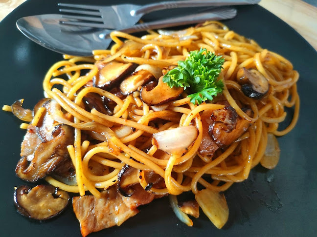 แนบเนื้อพะเยา - การบริการอาหารและที่พัก