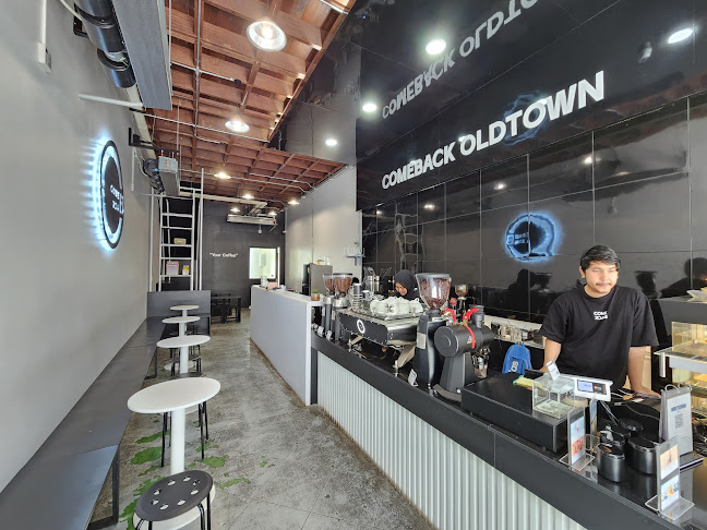 Comeback OldTown - การบริการอาหารและที่พัก