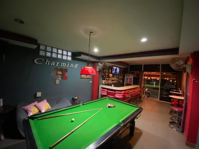 Charming bar - การบริการอาหารและที่พัก