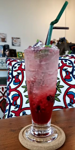 Les Palm De' Cafe' - การบริการอาหารและที่พัก