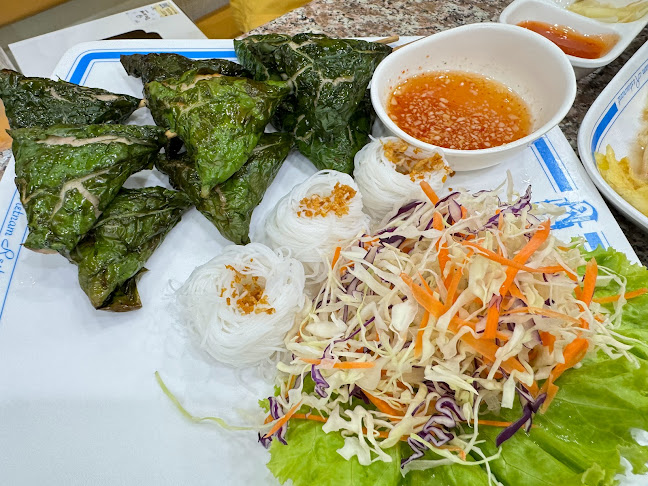 ร้านฮอยอัน อาหารเวียดนาม นครสวรรค์ - การบริการอาหารและที่พัก