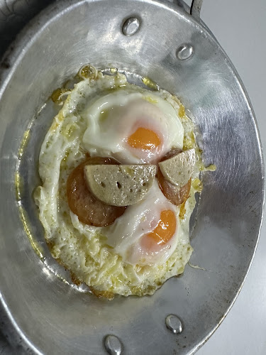 นิวเอมโอช - การบริการอาหารและที่พัก