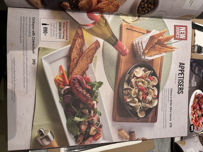 Wine Connection - การบริการอาหารและที่พัก