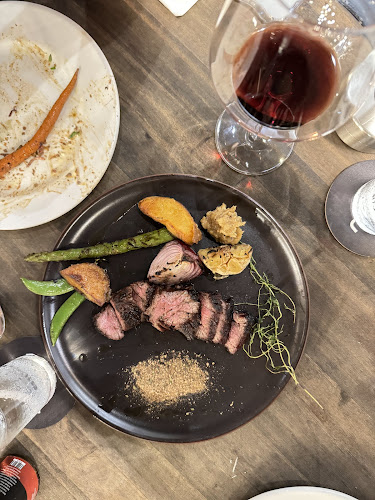 Riburs BBQ - การบริการอาหารและที่พัก