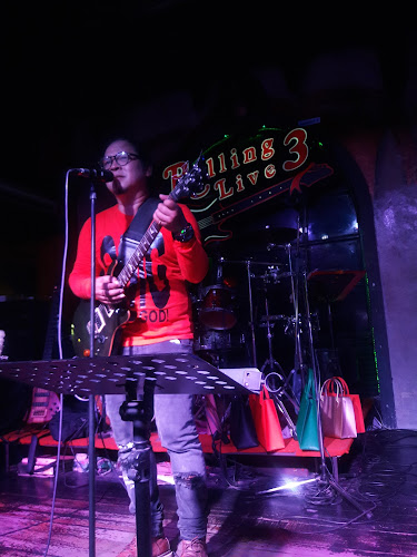 Comentarii opinii despre Rolling Live Bar4 Soi7 Pattaya