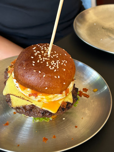 102 31 ซอย โกสีย์ 36 ตำบลปากน้ำโพ อำเภอเมืองนครสวรรค์ นครสวรรค์ 60000