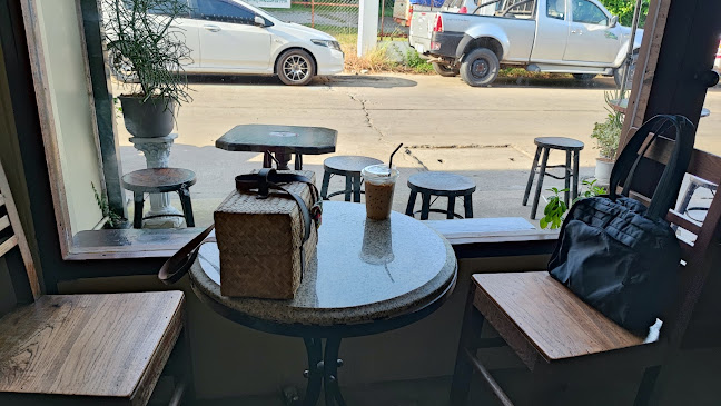 Tiny Table - การบริการอาหารและที่พัก