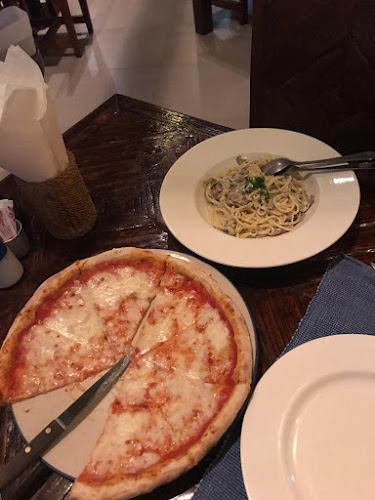 Opinii despre M&M's Pizzeria & Spaghetteria în อำเภอเมืองภูเก็ต - การบริการอาหารและที่พัก