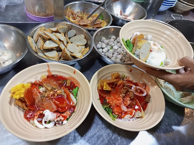 Comentarii opinii despre เย็นตาโฟเจ๊เกียวตลาดบ่อนไก่