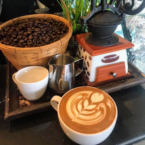 Rest Coffee : ที่พักคนรักกาแฟ - การบริการอาหารและที่พัก