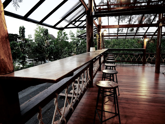 Opinii despre ร้านพอดี พอดี ฟาร์มนครสวรรค์ în อำเภอเมืองนครสวรรค์ - การบริการอาหารและที่พัก