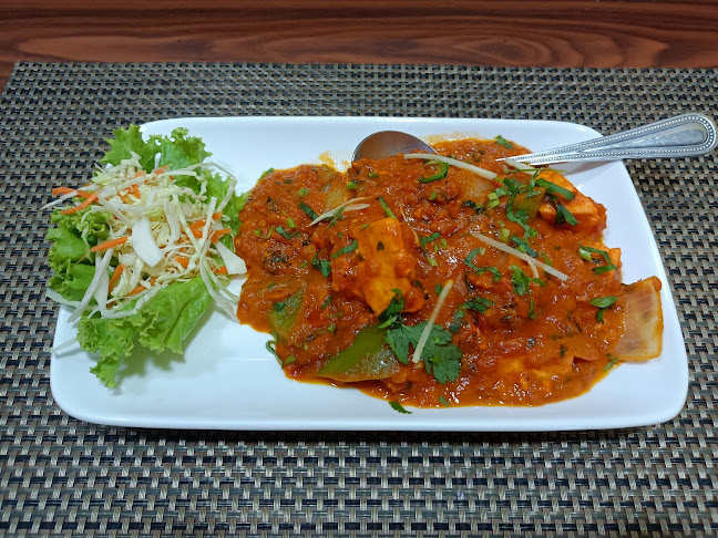 Curry Delight Phuket - การบริการอาหารและที่พัก