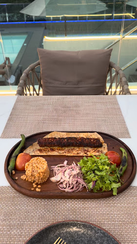 Khubani Rooftop Bar and Restaurant خوباني - อำเภอกะทู้