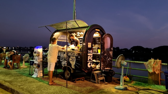 bennie burgers - อำเภอเมืองอุบลราชธานี