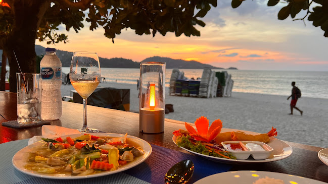 Phuket Onbeach Thai Cuisine - การบริการอาหารและที่พัก