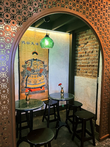 Café Mem (คาเฟ่ เมม) - การบริการอาหารและที่พัก