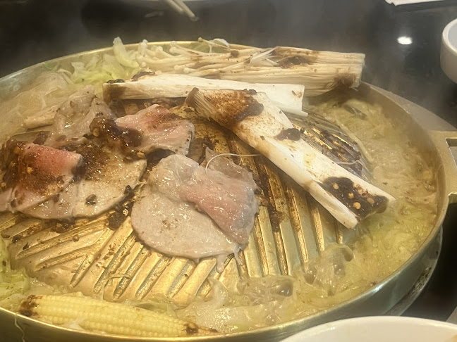 Bar.B.Q.Plaza - การบริการอาหารและที่พัก